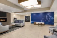 Holiday Inn Express & Suites Evansville Downtown Hotels in Henderson