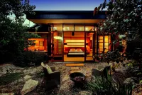 Sticky Rice Villas Hotels in Stirling