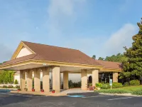 Days Inn & Conf Center by Wyndham Southern Pines Pinehurst Hotels in Moore County