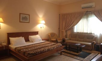 Asaa Pyramid Hotel - Housity