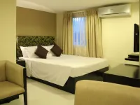 Green Glass Hotel Hotels in Calamba
