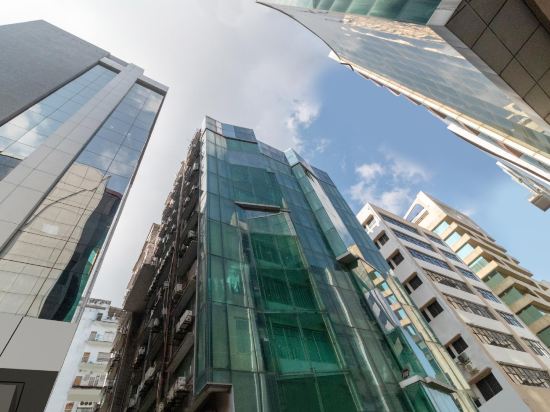 Collection O 76598 Revaa