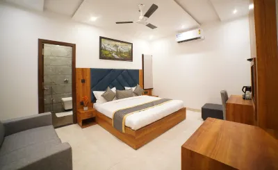 Hotel Elite - 5 Mins from Golden Temple Hotels in Amritsar