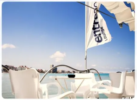 Hotel Muva Beach Отели рядом с достопримечательностью «Plage Nord»