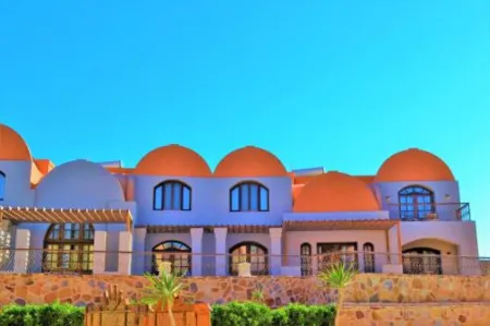 Rohanou Beach Resort