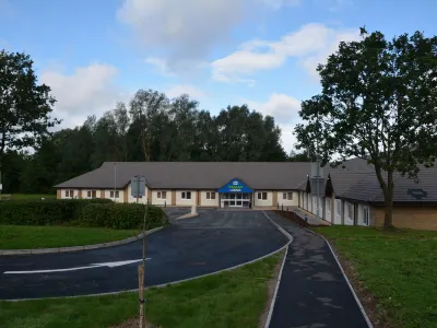Raglan Lodge Hoteles cerca de Norton Baptist Church
