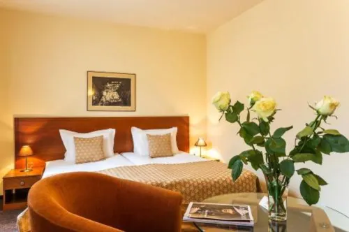 Sofia Place Hotel by Hmg