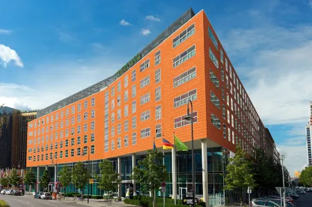 Courtyard by Marriott Berlin City Center Отели рядом с достопримечательностью «Музей Компьютерных Игр»