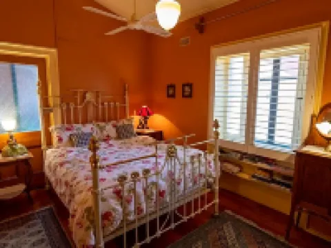 Buxton Manor Hotels in North Adelaide