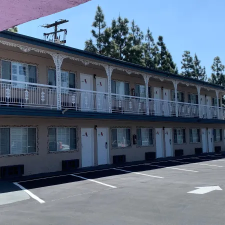 Riviera Motel