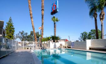 Motel 6 Bakersfield, CA - South