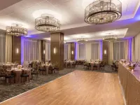 Embassy Suites by Hilton Pittsburgh Downtown Hotel dekat Teater O'Reilly