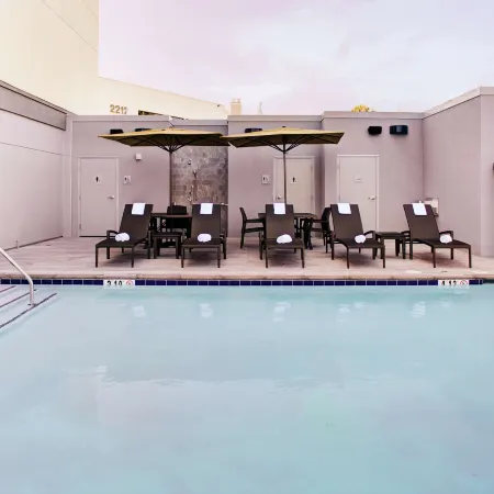 Hampton Inn & Suites Irvine/Orange County Airport