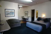 Bay Motel Hotel Hotels in Glenelg South