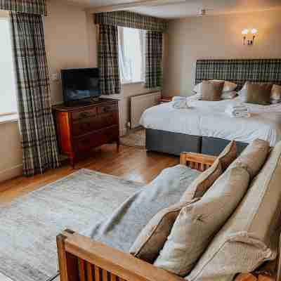 The Red Lion & Manor House Rooms