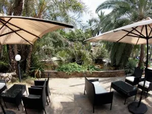 Bahari Beach Hotel