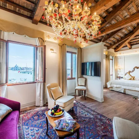 Monaco & Grand Canal Venice Отели рядом с достопримечательностью «Старые Прокурации»