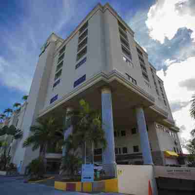 Holiday Resort & Spa Guam Hotel Exterior