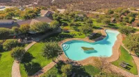 Damara Mopane Lodge - Homestay