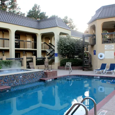 Days Inn by Wyndham Longview South