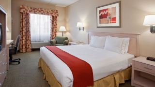 holiday-inn-express-cleveland-vermilion-an-ihg-hotel