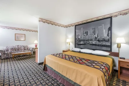 Super 8 by Wyndham Coshocton Roscoe Village Отели в г. Кин Тауншип