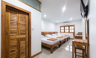 Thongphaphum Place