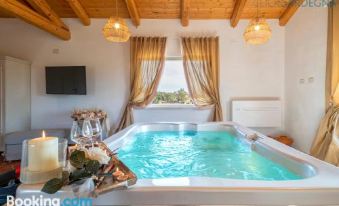 Wine Estates Shardana Luxury Cottage with Pool and Spa on Request