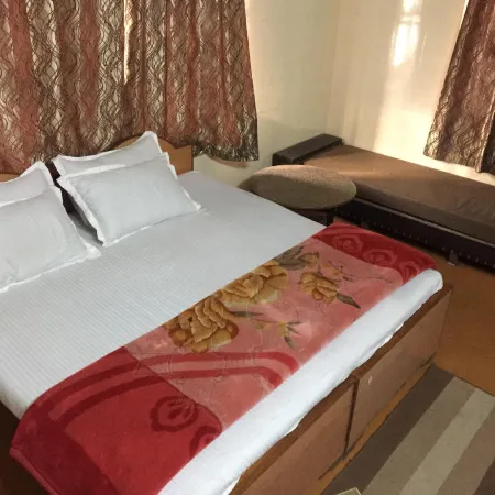 Mansarovar Hotel