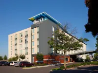 Aloft Philadelphia Airport Hotel dekat PNC Eastwick Center