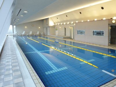 屋内プール ホテルグランヴィア 岡山の写真