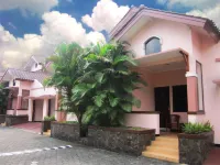 Atrium Resort & Hotel Hotel dekat Gentong mas