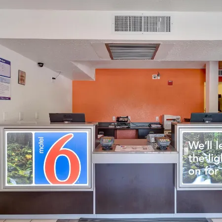 Super 8 by Wyndham Santa Rosa North