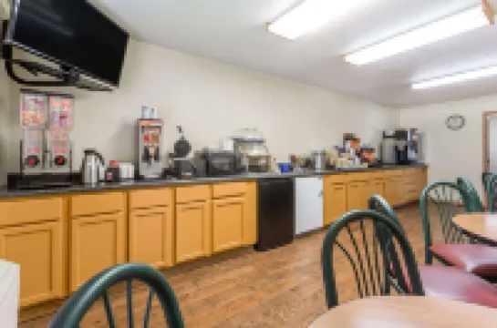 Days Inn by Wyndham Colby