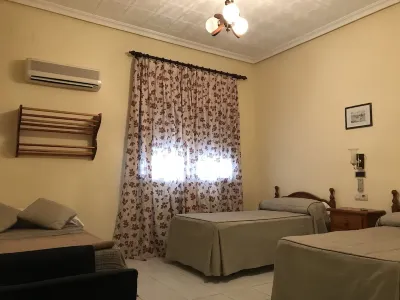 Hostal Santa Ana Hotels in Consuegra