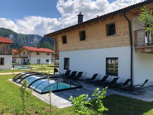 Mit Sauna & Sommer-Pool für 10 Personen