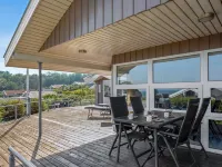 "Ebbeline" - 150m from the Sea Hotels in Bjert
