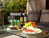 Free Rental of One Building Bonfire Sauna BBQ Hôtels à : Shirako