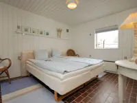 "Frieda" - 7.2km from the Sea Hotels in Pandrup