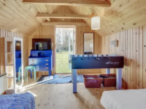 "Julla" - 1.5km from the Sea