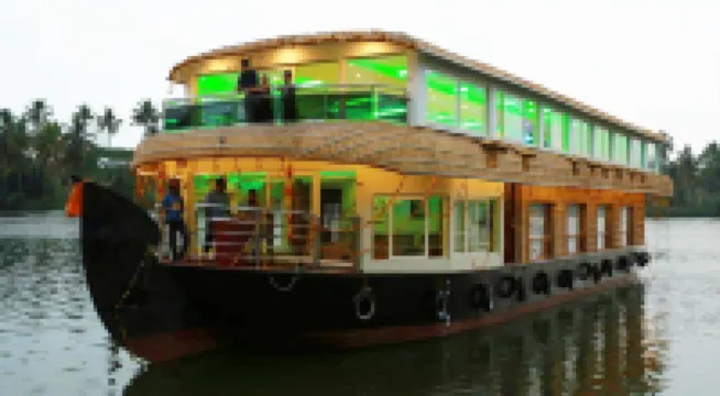 Indraprastham Houseboat