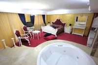 Grand Corner Boutique Hotel - Hot Tub