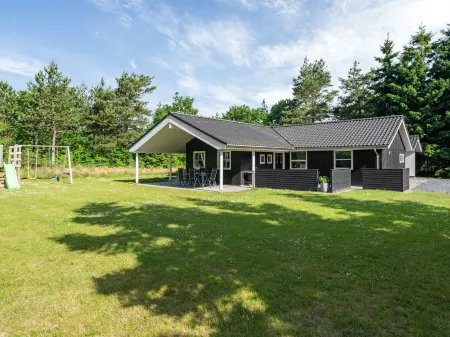 "Hekla" - 30km from the Sea