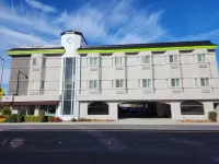 The Atrium Hotel - SFO Airport Free! - Shuttle Bus - Parking - Wifi - parking