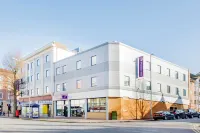 伊斯特本鎮中心普瑞米爾飯店 - 停車場