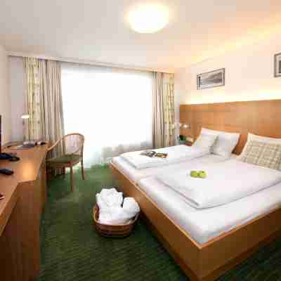 Hotel Der Waldhof Rooms