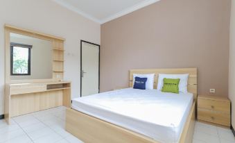 Urbanview Roemah Tebet by RedDoorz