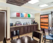 Comfort Suites - breakfast