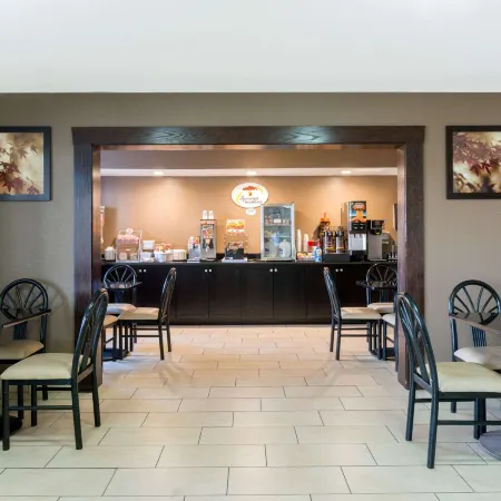 Super 8 by Wyndham Springfield East
