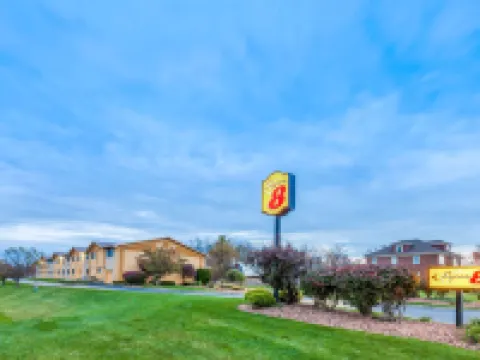 Super 8 by Wyndham Liverpool/Clay/Syracuse Area Hotels in Clay